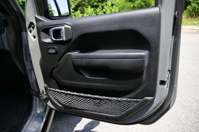 Used 2023 Jeep Wrangler Unlimited Sport AWD/4WD image 39