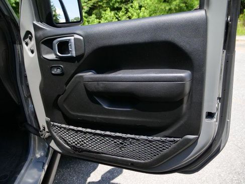 Used 2023 Jeep Wrangler Unlimited Sport AWD/4WD image 39