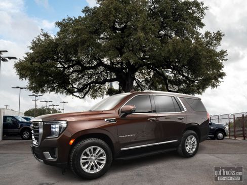 Used 2022 GMC Yukon SLT w/ SLT Premium Package image 1