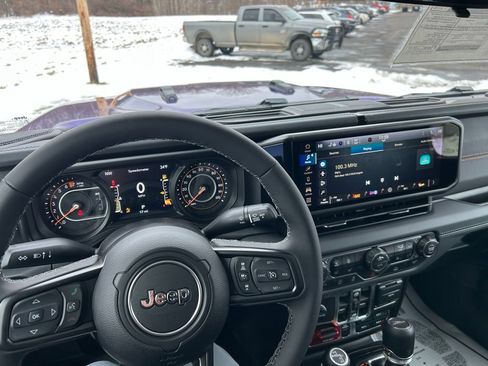 New 2026 Jeep Gladiator Mojave AWD/4WD image 18