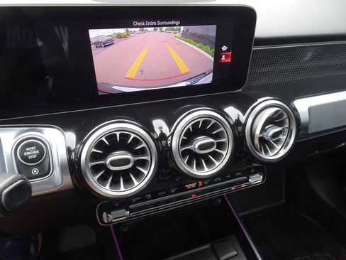 Used 2020 Mercedes-Benz GLB 250 4MATIC image 19