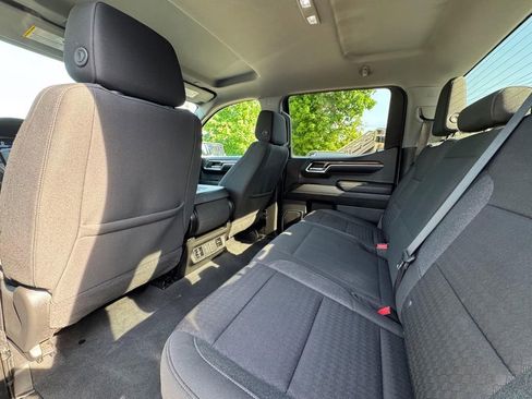 Used 2023 Chevrolet Silverado 1500 LT AWD/4WD image 19
