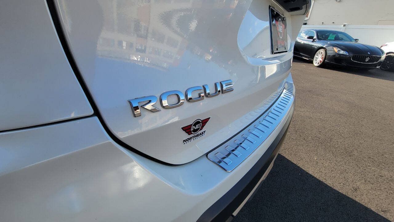 Used 2018 Nissan Rogue SV w/ Premium Package AWD/4WD image 33