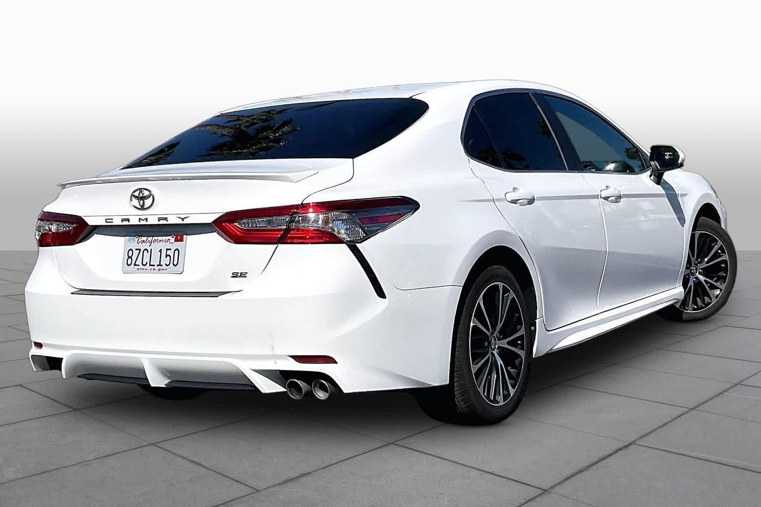 Used 2018 Toyota Camry SE FWD image 12