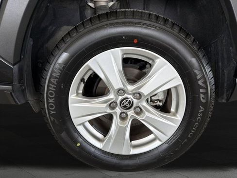 Used 2021 Toyota RAV4 XLE FWD image 22