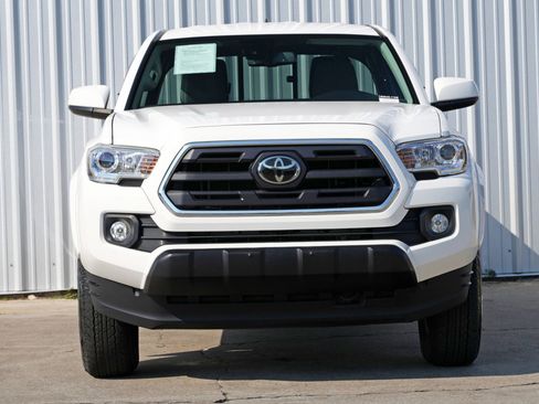Used 2019 Toyota Tacoma SR5 image 6