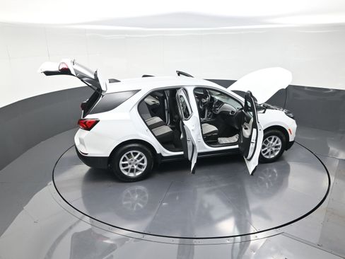 Used 2022 Chevrolet Equinox LS w/ LS Convenience Package image 14