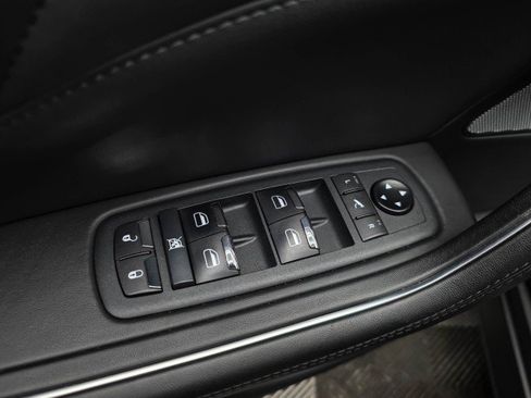 Used 2022 Maserati Levante GT AWD/4WD image 32