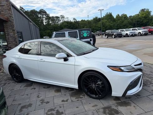 Used 2021 Toyota Camry XSE FWD image 4