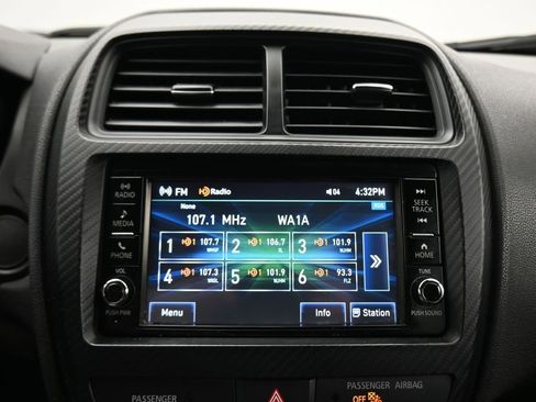 Used 2023 Mitsubishi Outlander Sport ES image 15