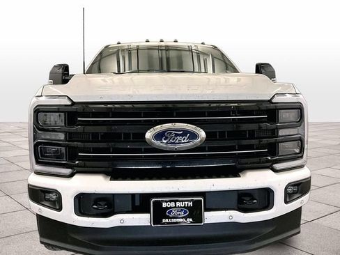 Used 2026 Ford F250 Platinum AWD/4WD image 3