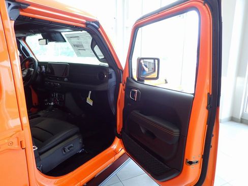 New 2025 Jeep Wrangler Unlimited Rubicon 392 image 29