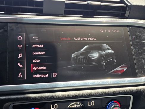 Used 2021 Audi Q3 2.0T Premium Plus w/ Premium Plus Package AWD/4WD image 17