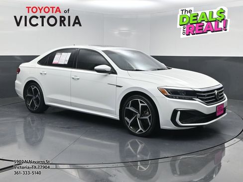 Used 2022 Volkswagen Passat 2.0T R-Line image 1