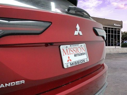 New 2026 Mitsubishi Outlander SE FWD image 4