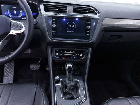 Used 2022 Volkswagen Tiguan SE FWD image 9