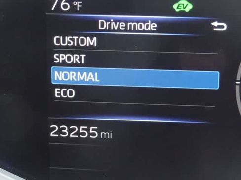 Used 2025 Toyota Prius LE FWD image 32