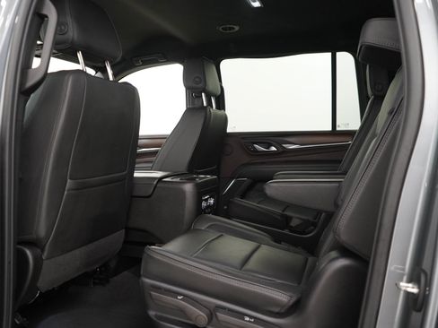 Used 2022 GMC Yukon XL Denali AWD/4WD image 19
