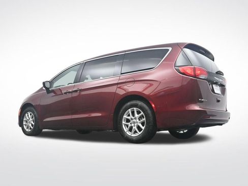 Used 2023 Chrysler Voyager LX image 36