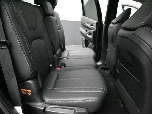 Certified 2025 INFINITI QX60 Luxe image 28