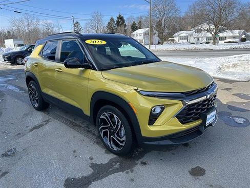 Used 2025 Chevrolet TrailBlazer RS w/ Driver Confidence Package image 23