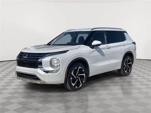 Used 2023 Mitsubishi Outlander SEL FWD image 1
