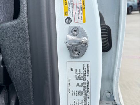 Used 2023 Tesla Model 3 Standard Range RWD image 10