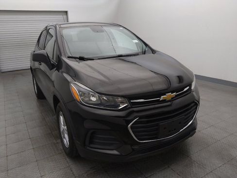 Used 2020 Chevrolet Trax LS w/ Tint and Cruise Package FWD image 14