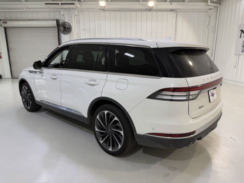Used 2023 Lincoln Aviator Reserve w/ Equipment Group 201A AWD/4WD image 3