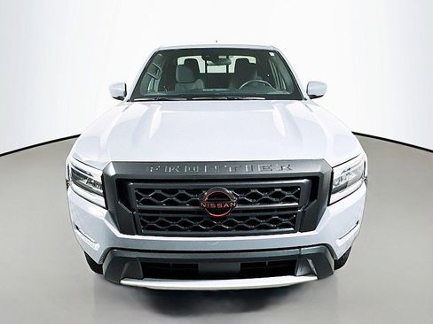 Certified 2022 Nissan Frontier PRO-4X w/ Technology Package AWD/4WD image 2