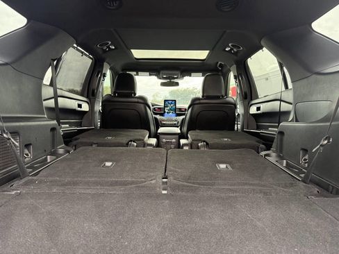 Used 2020 Ford Explorer ST w/ ST Street Pack image 32