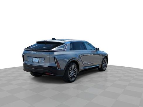Certified 2024 Cadillac Lyriq Luxury RWD image 9