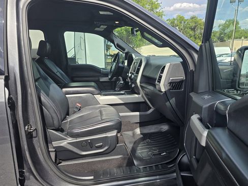 Used 2019 Ford F150 Lariat w/ Equipment Group 502A Luxury AWD/4WD image 31