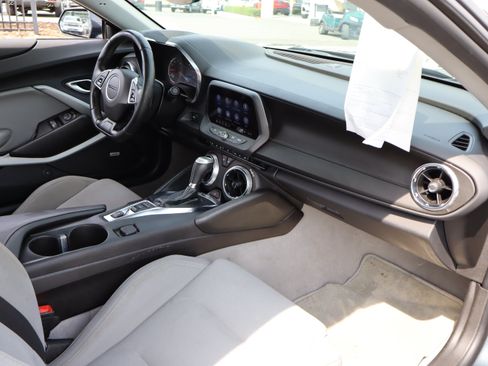 Used 2022 Chevrolet Camaro LT w/ Technology Package RWD image 29