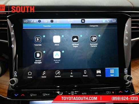 Used 2022 Jeep Grand Wagoneer Series III AWD/4WD image 20