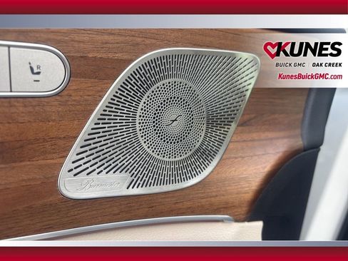 Used 2022 Mercedes-Benz GLS 450 4MATIC image 10