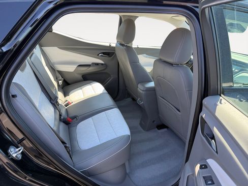 Used 2022 Chevrolet Bolt EUV Premier w/ Sun & Sound Package image 18