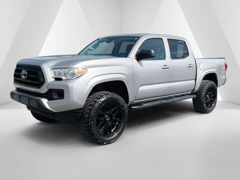 Used 2020 Toyota Tacoma SR image 3