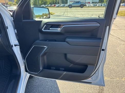 Used 2025 Chevrolet Silverado 1500 LT AWD/4WD image 28