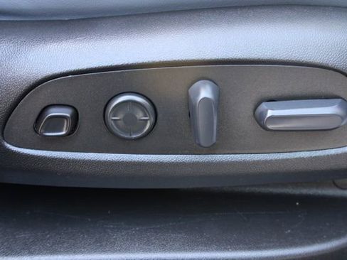 Used 2022 Buick Enclave Premium image 36