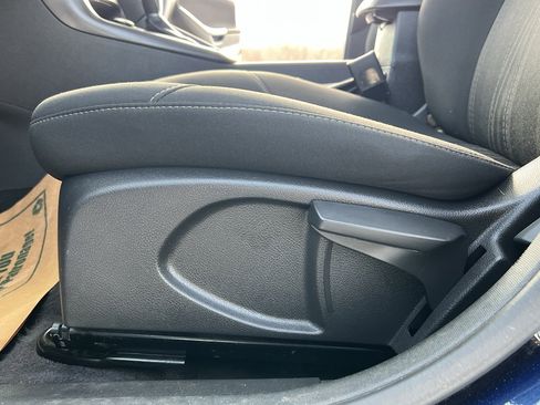 Used 2017 Ford Focus SEL w/ Cold Weather Package image 16