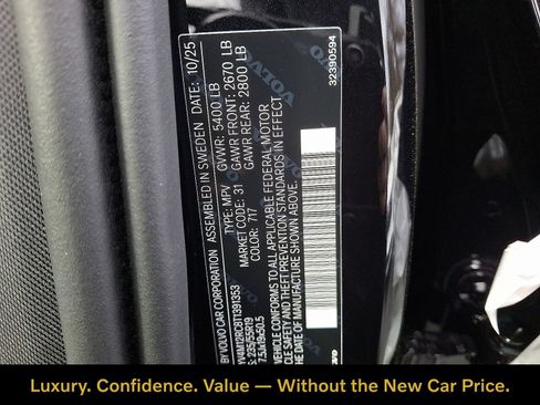 Certified 2026 Volvo XC60 B5 Plus w/ Protection Package Premier AWD/4WD image 17