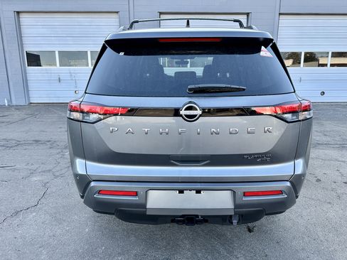 New 2026 Nissan Pathfinder Platinum image 18