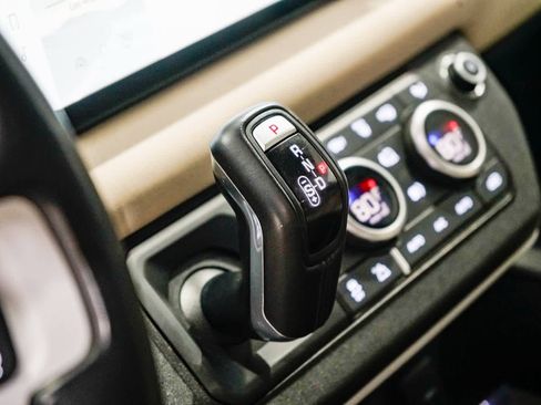 Used 2022 Land Rover Defender 110 SE image 21