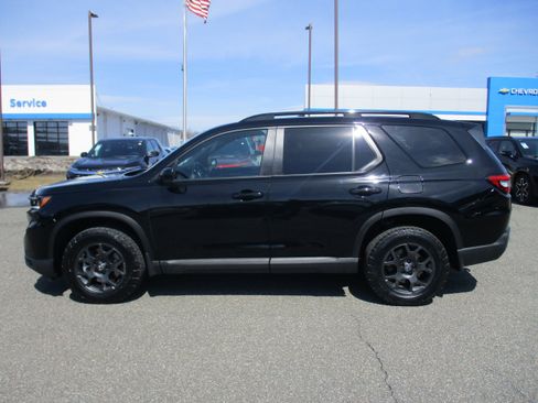 Certified 2025 Honda Pilot TrailSport image 8