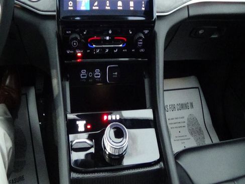 Certified 2024 Jeep Grand Cherokee L Limited image 23