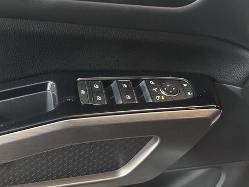 Used 2022 Nissan Pathfinder Platinum w/ Cargo Package image 19