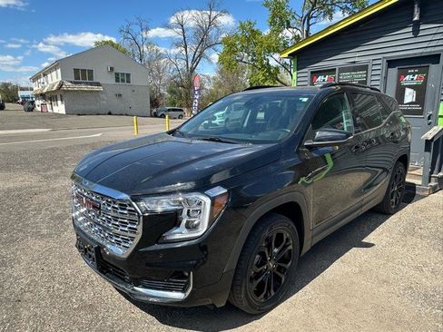 Used 2022 GMC Terrain SLT w/ Tech Package AWD/4WD image 3