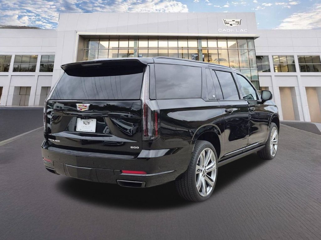 Used 2026 Cadillac Escalade ESV Platinum Sport AWD/4WD image 5