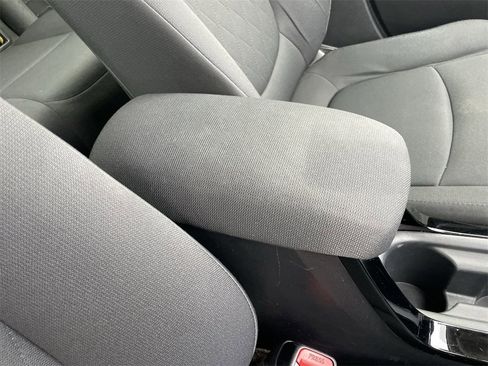 Used 2021 Toyota Corolla LE image 28